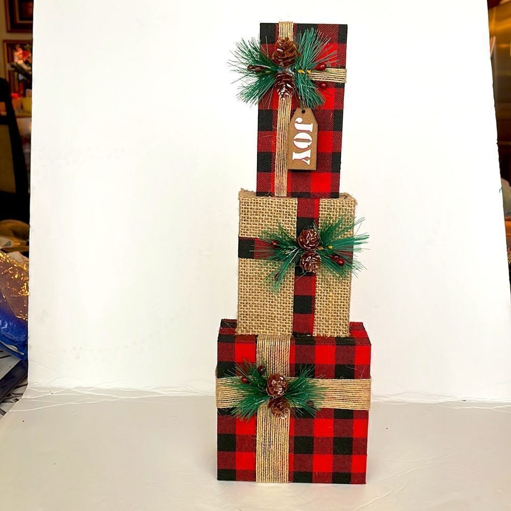 STACKED GIFT BOXES, One piece